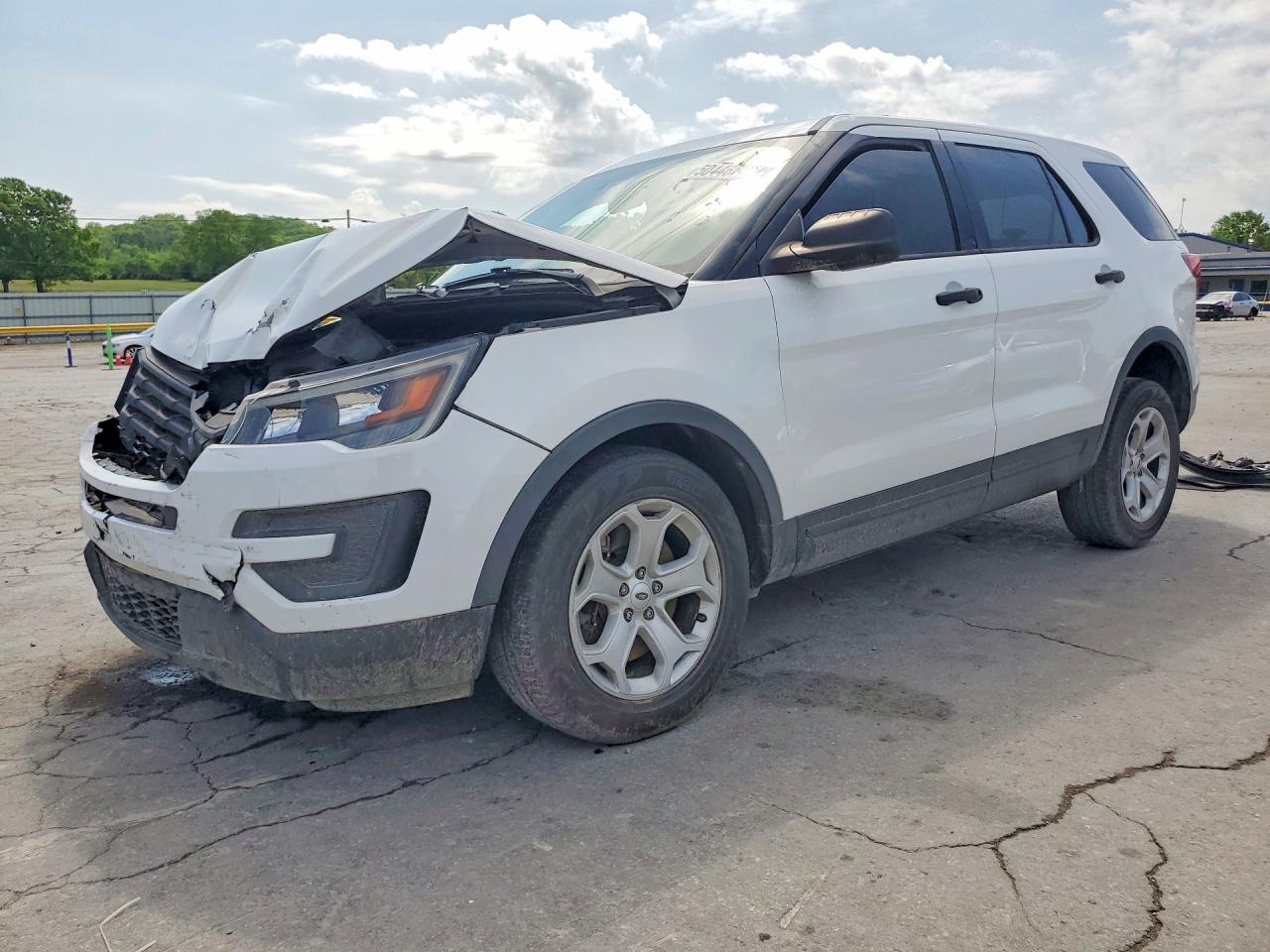 Salvage Ford Explorer Image