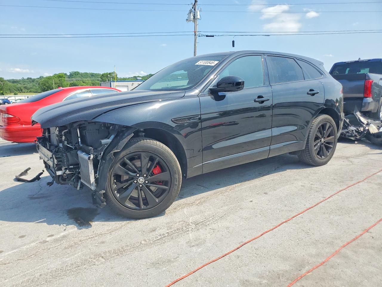Salvage Jaguar F-PACE Image