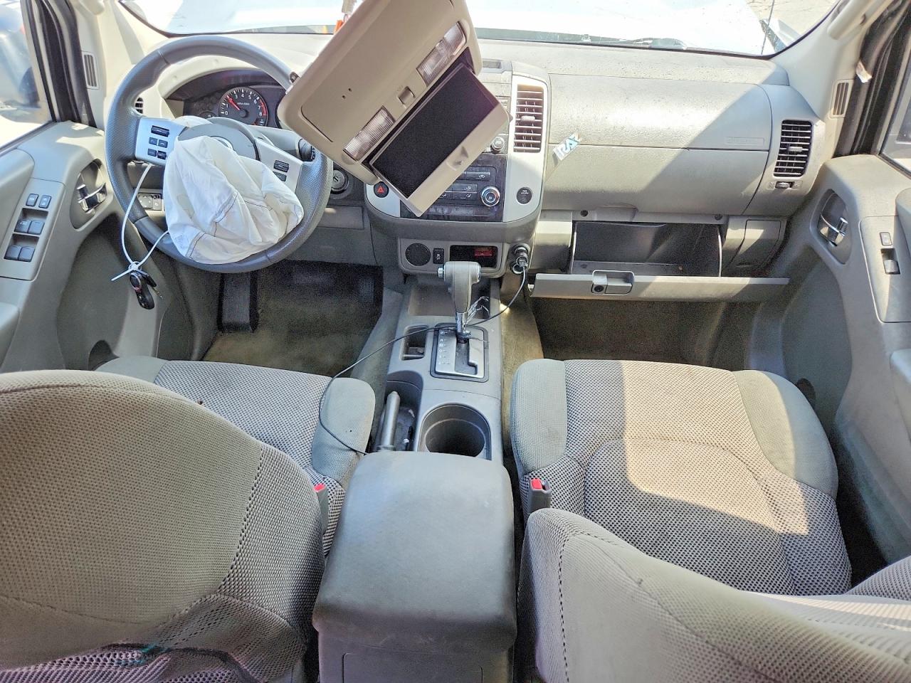 Nissan Frontier Sv