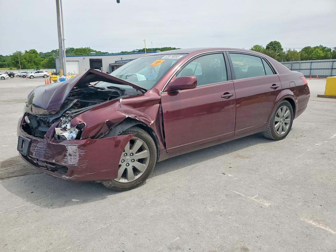 Salvage Toyota Avalon Image