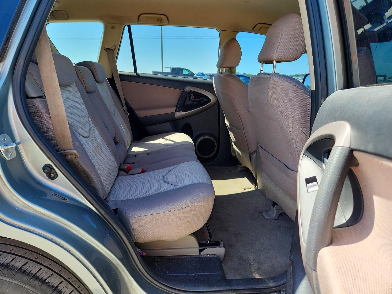 Toyota RAV4 Base
