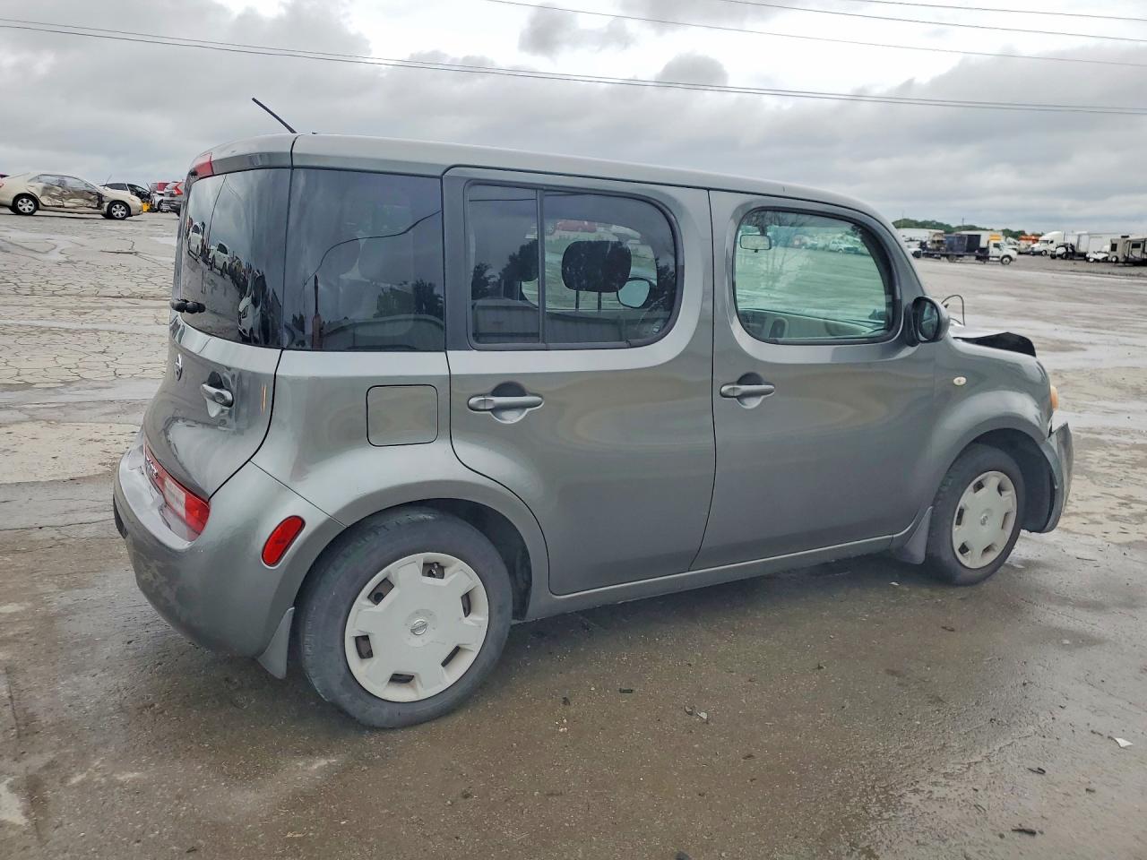 Nissan cube 1.8