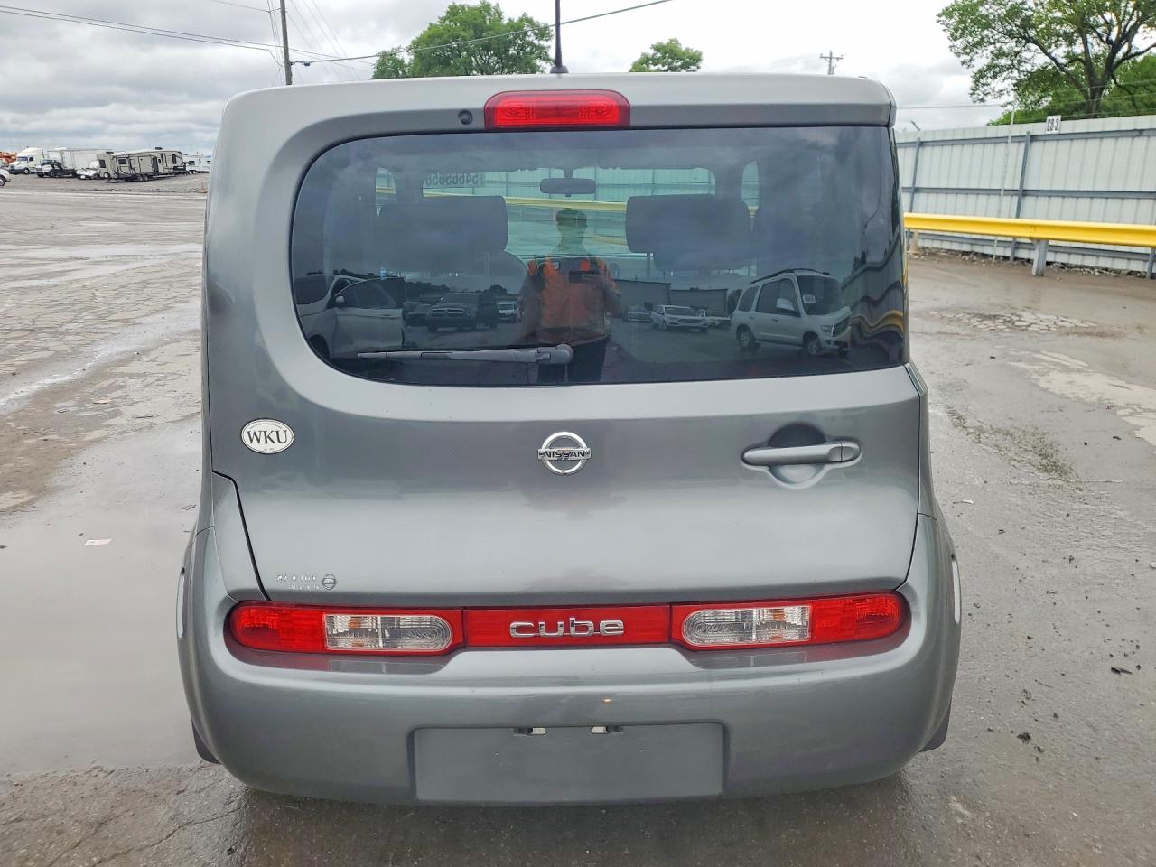 Nissan cube 1.8