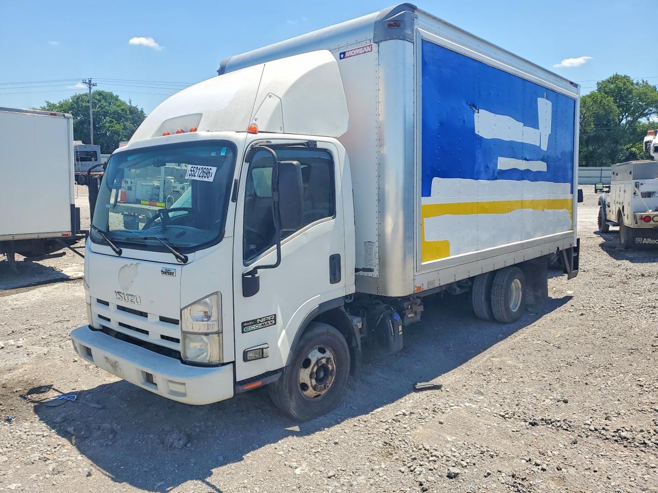 Salvage Isuzu Npr Image
