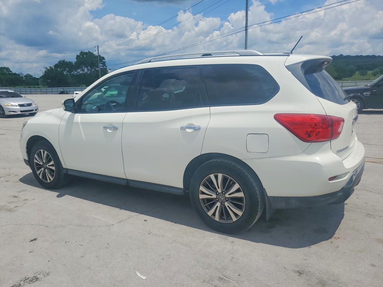 Nissan Pathfinder S