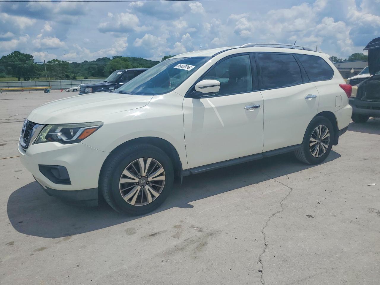Salvage Nissan Pathfinder Image