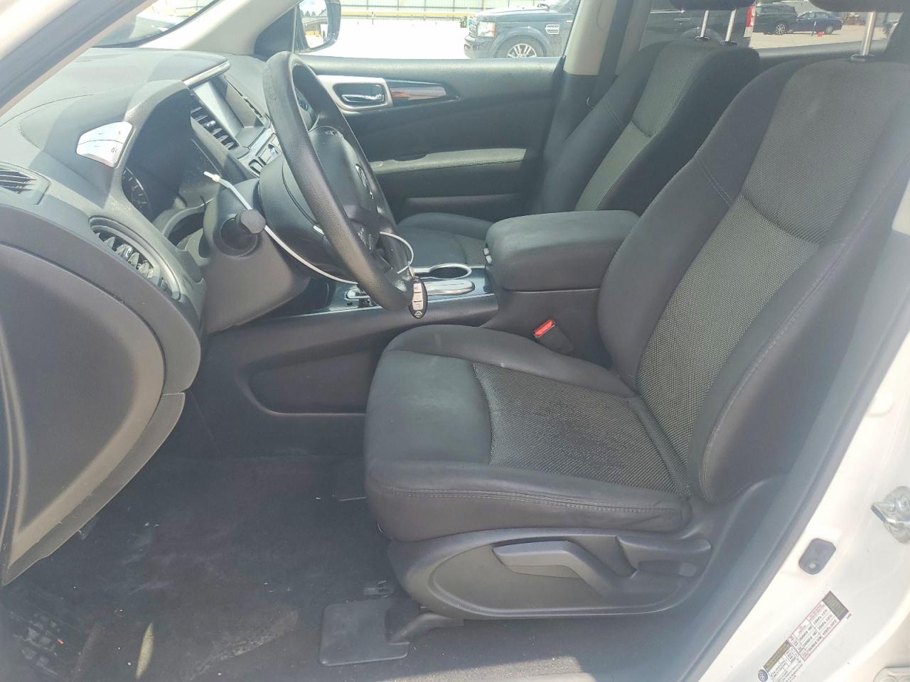 Nissan Pathfinder S