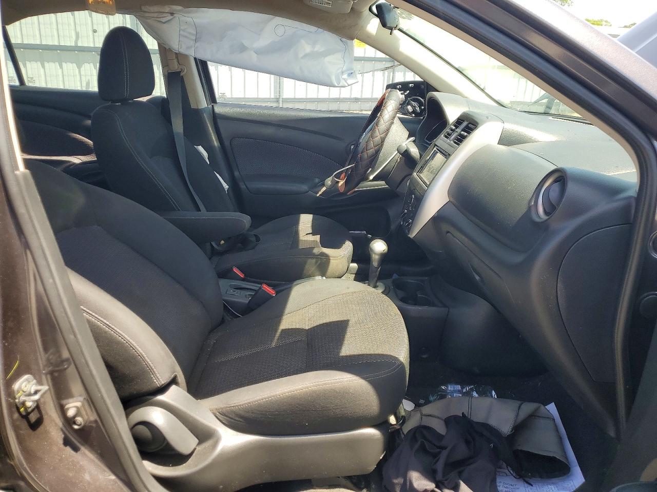 Nissan Versa 1.6 Sv