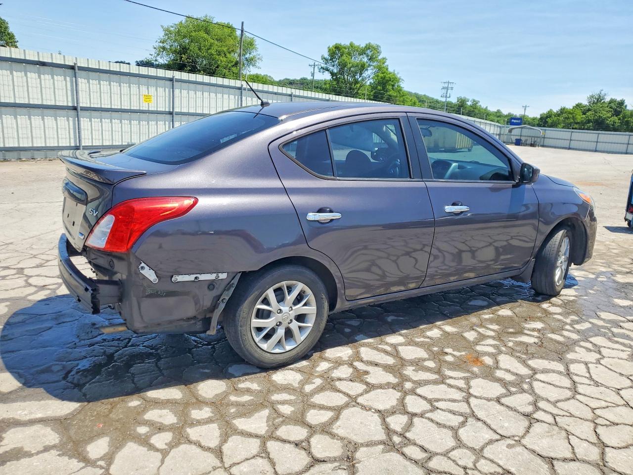 Nissan Versa 1.6 Sv