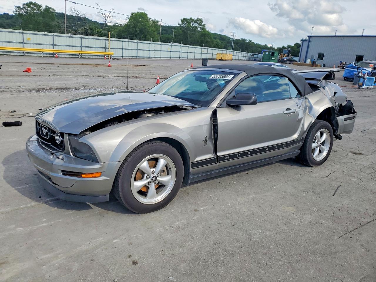 Salvage Ford Mustang Image
