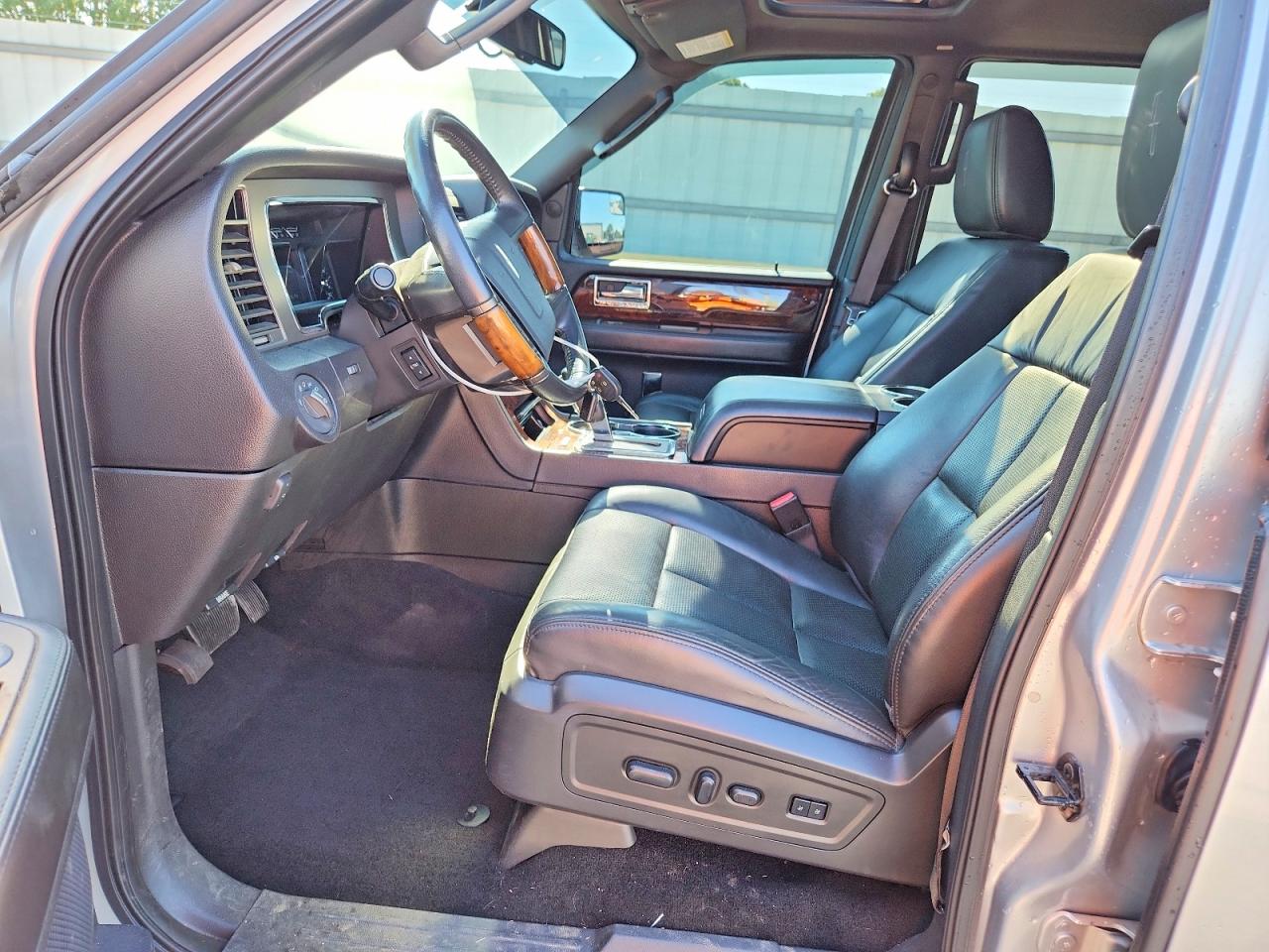 Lincoln Navigator