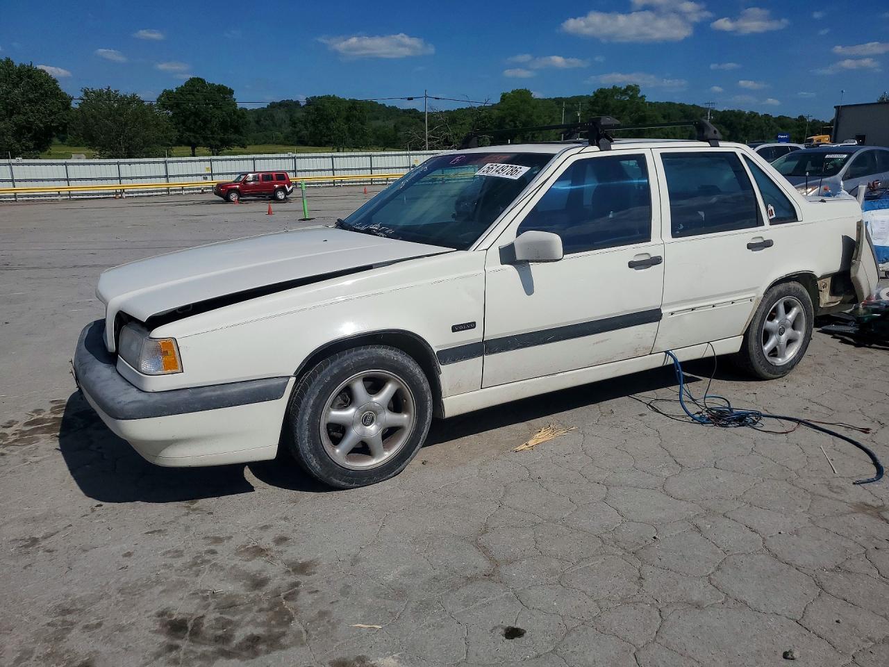 Salvage Volvo 850 Image