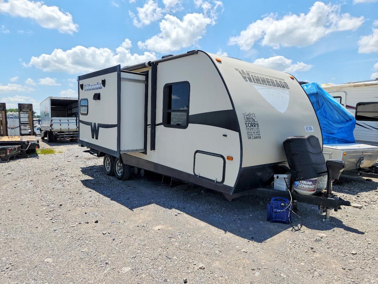 Salvage Winnebago Minnie Image