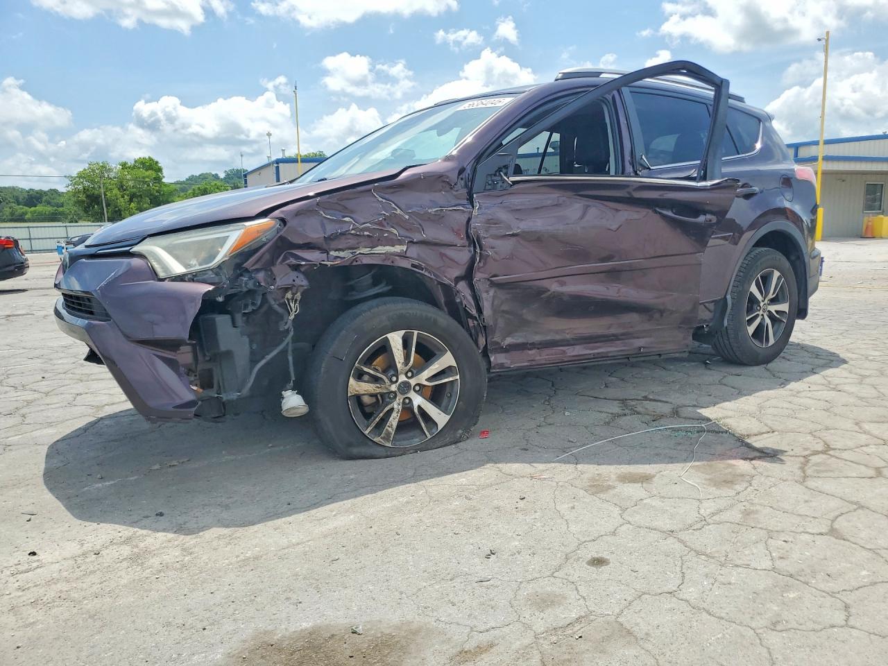Salvage Toyota RAV4 Image