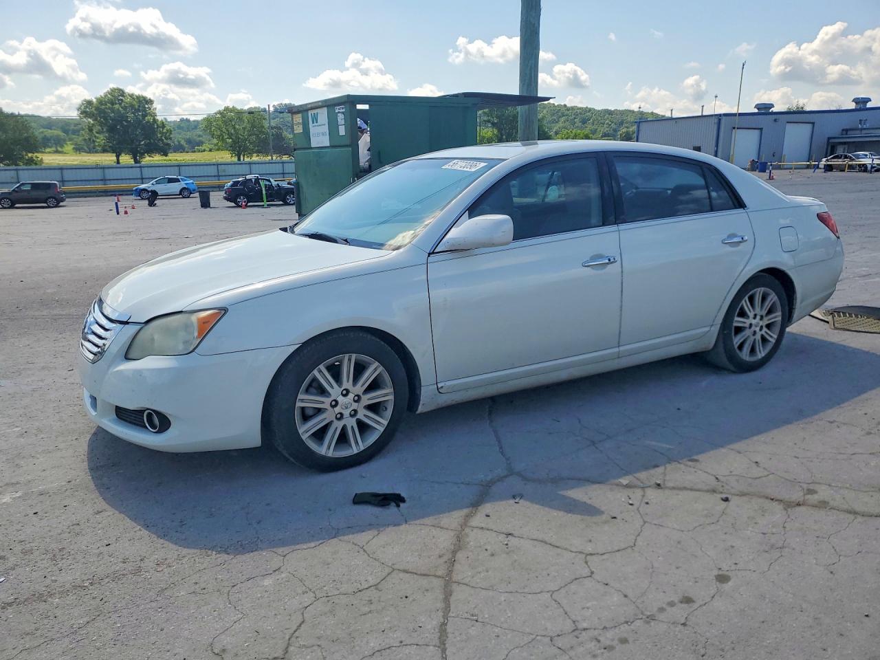 Salvage Toyota Avalon Image