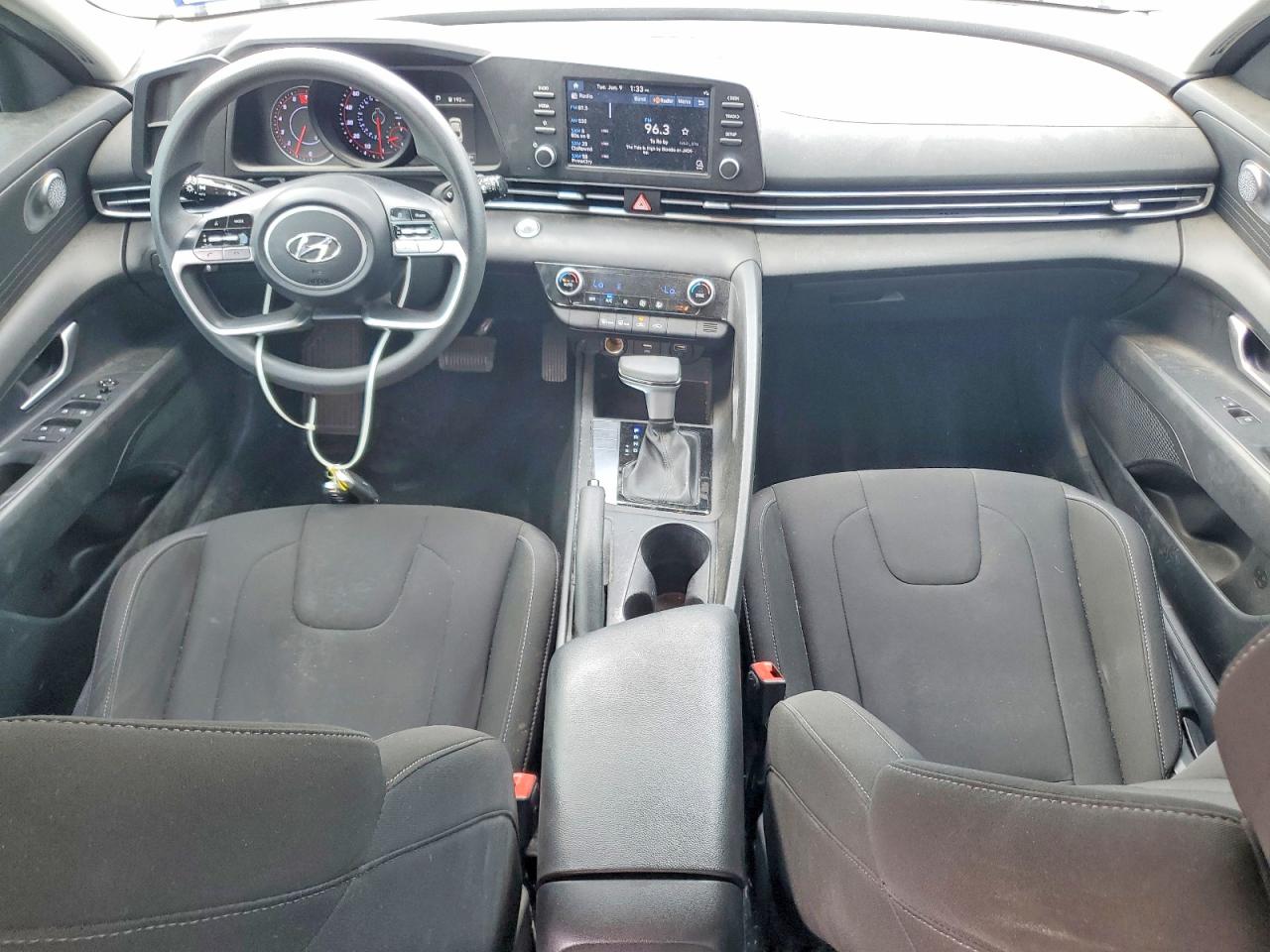 Hyundai ELANTRA Sel