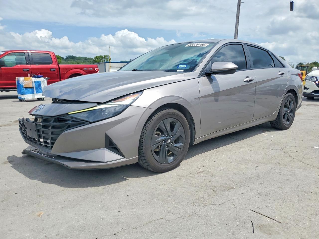 Salvage Hyundai ELANTRA Image