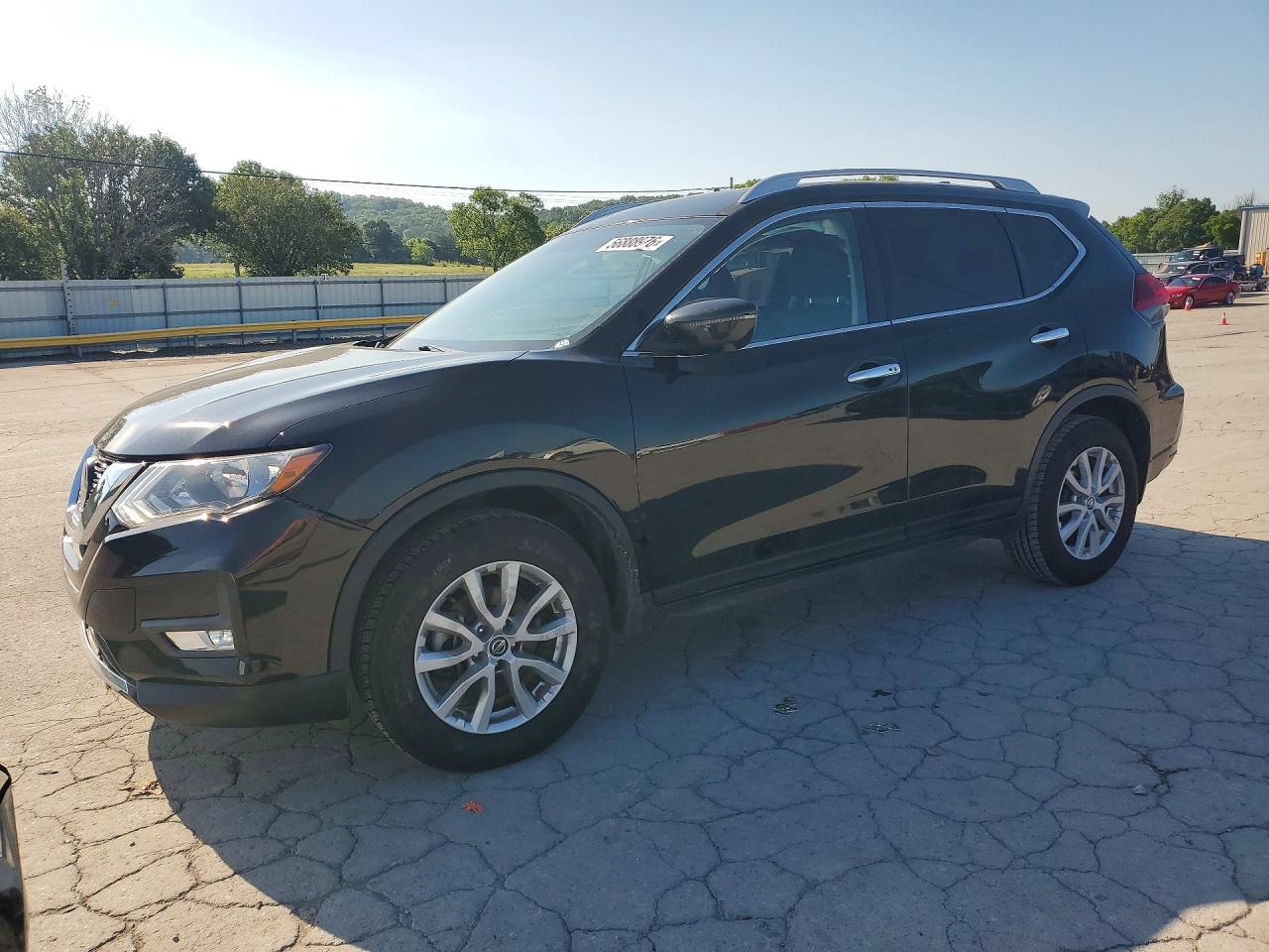 Salvage Nissan Rogue Image