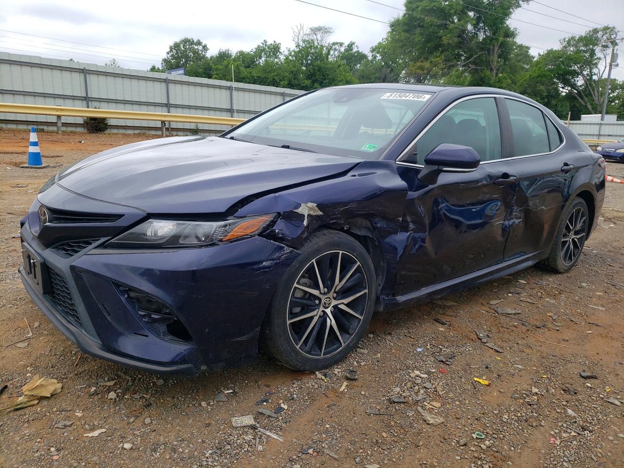 Salvage Toyota Camry Image