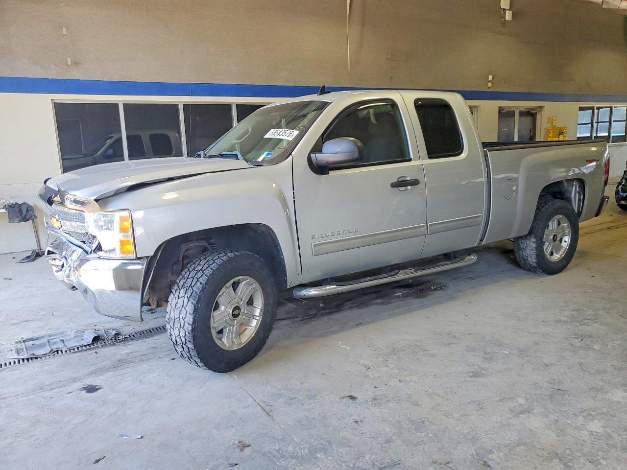 Salvage Chevrolet Silverado Image