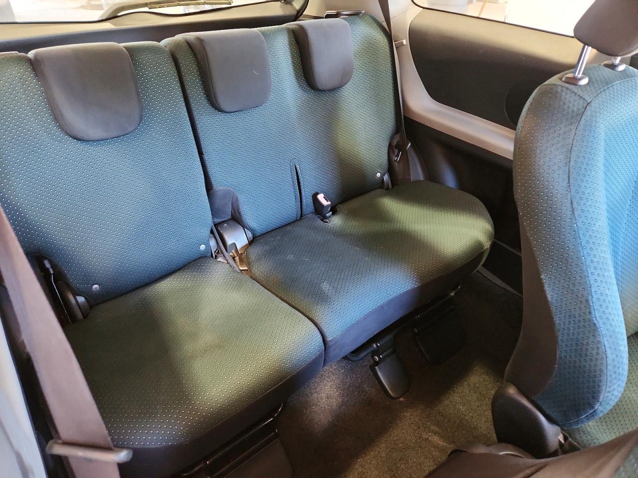 Toyota Yaris Base