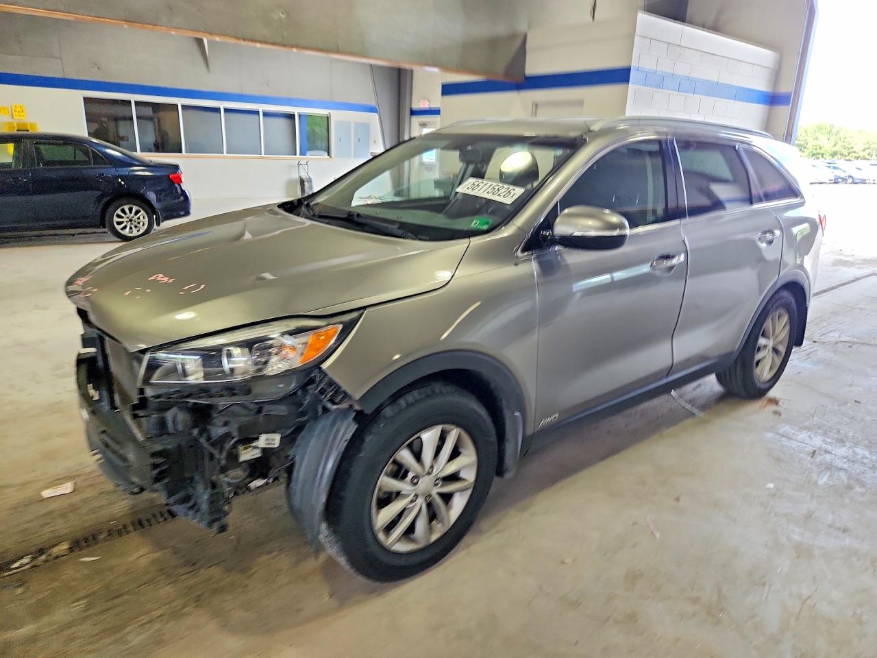 Salvage Kia Sorento Image