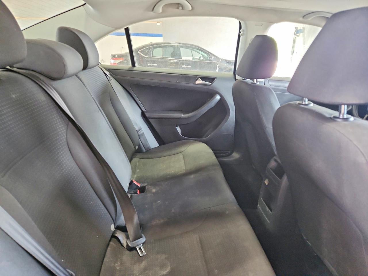 Volkswagen Jetta S