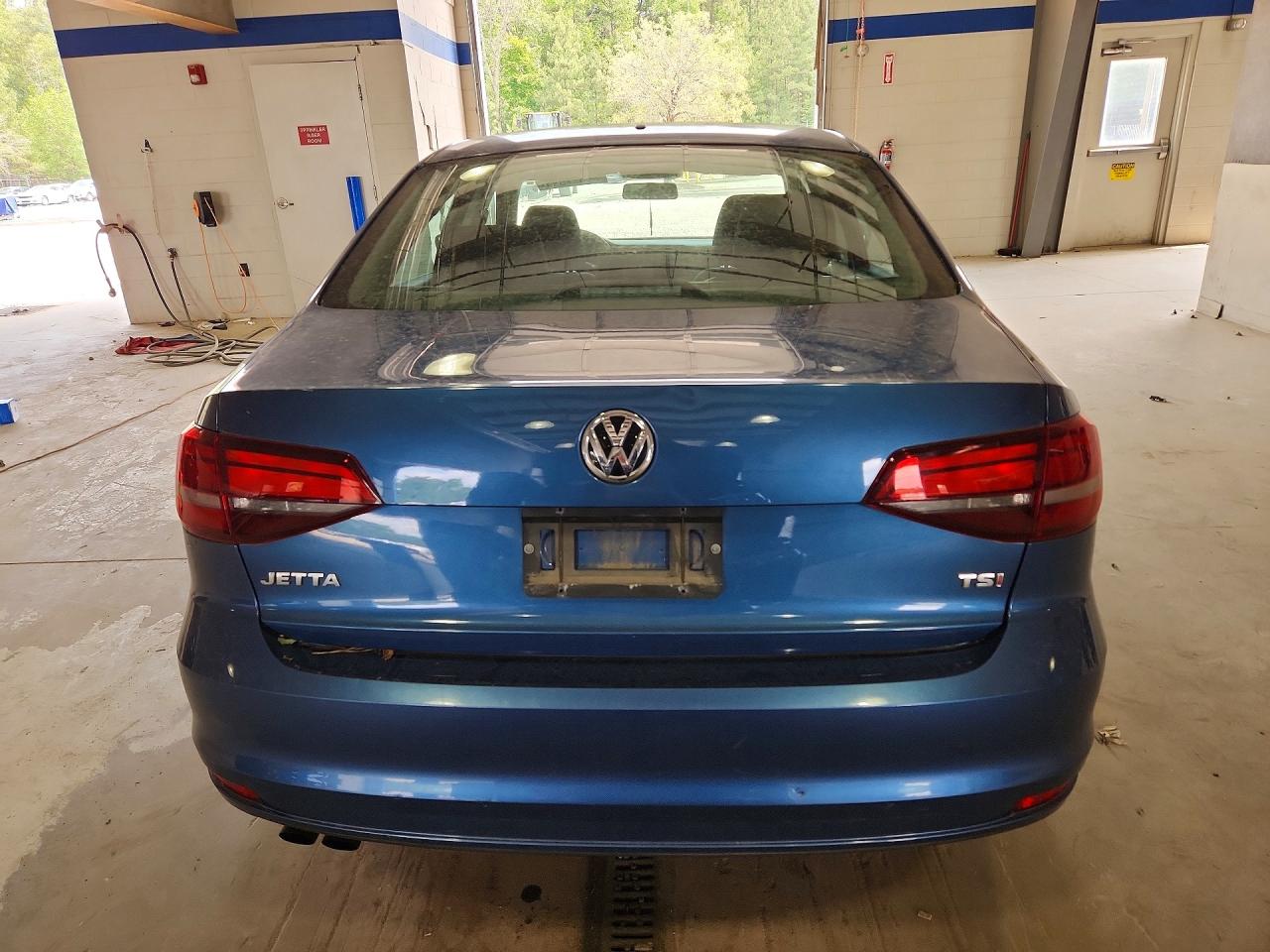 Volkswagen Jetta S
