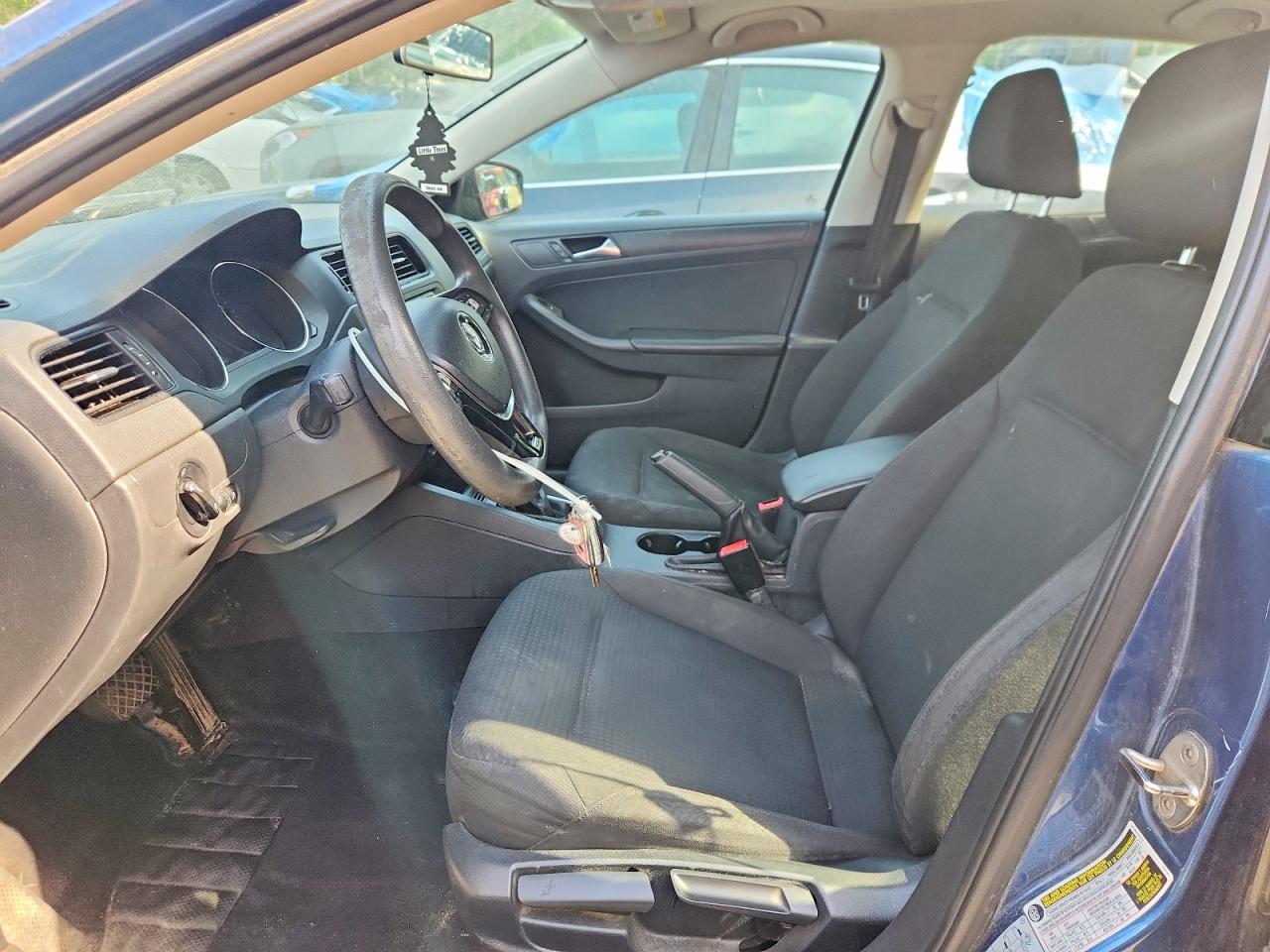 Volkswagen Jetta S