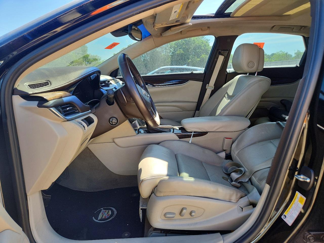 Cadillac XTS Luxury Collection