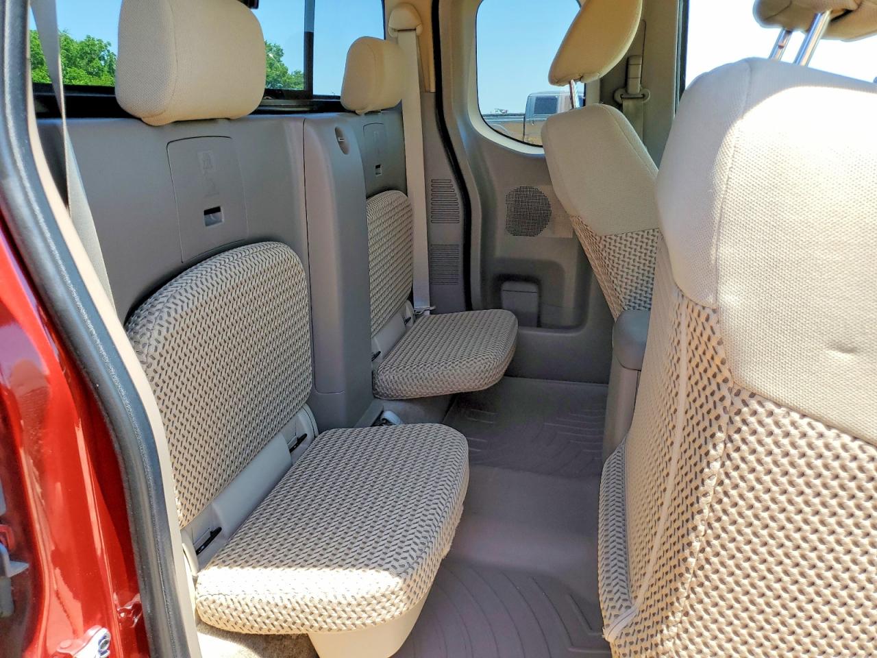 Nissan Frontier Sv