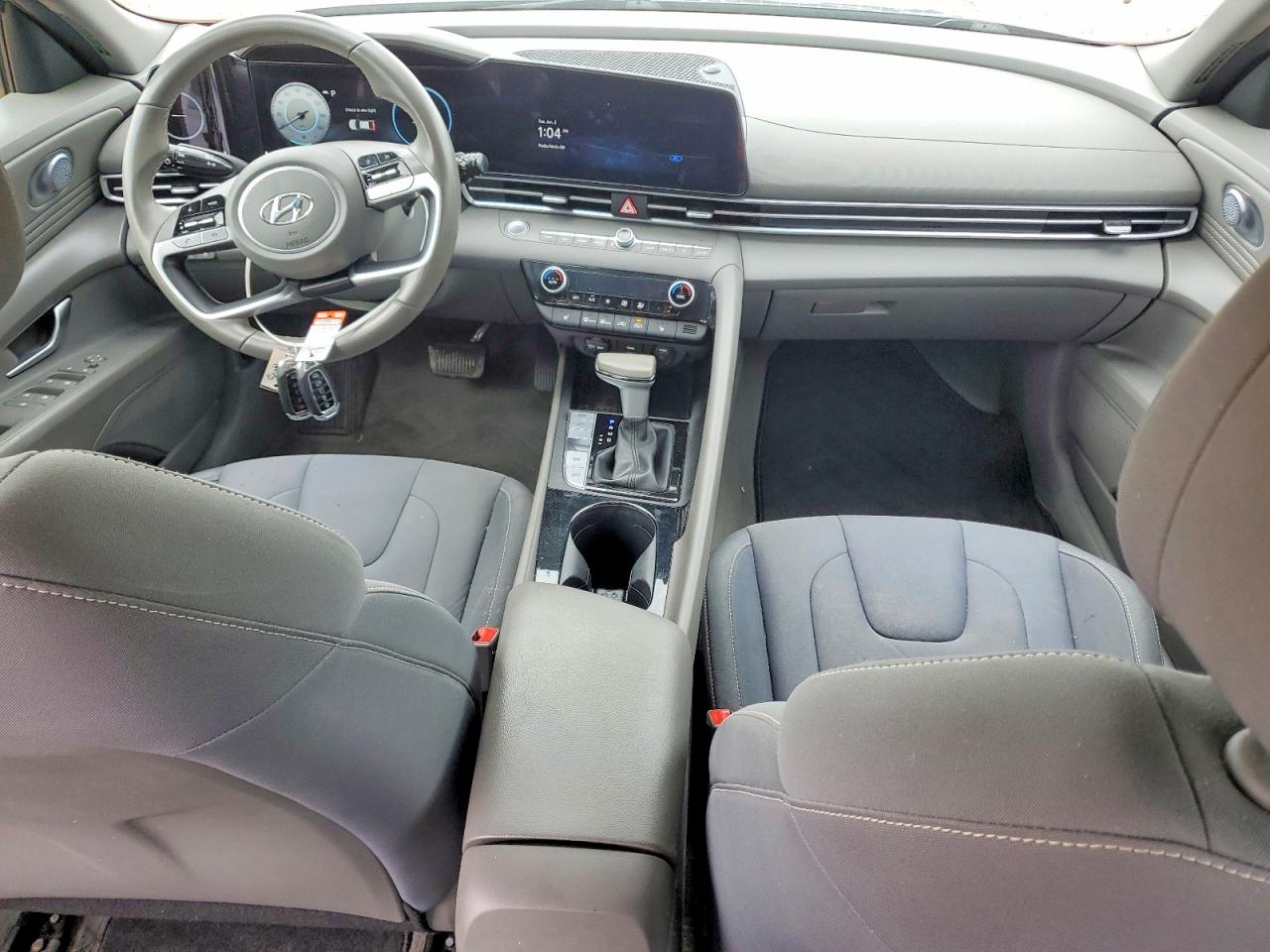 Hyundai ELANTRA Sel