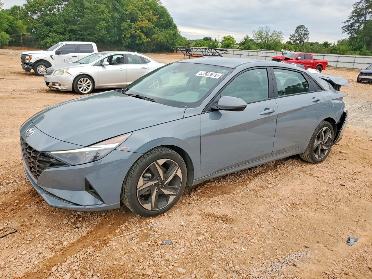 Salvage Hyundai ELANTRA Image