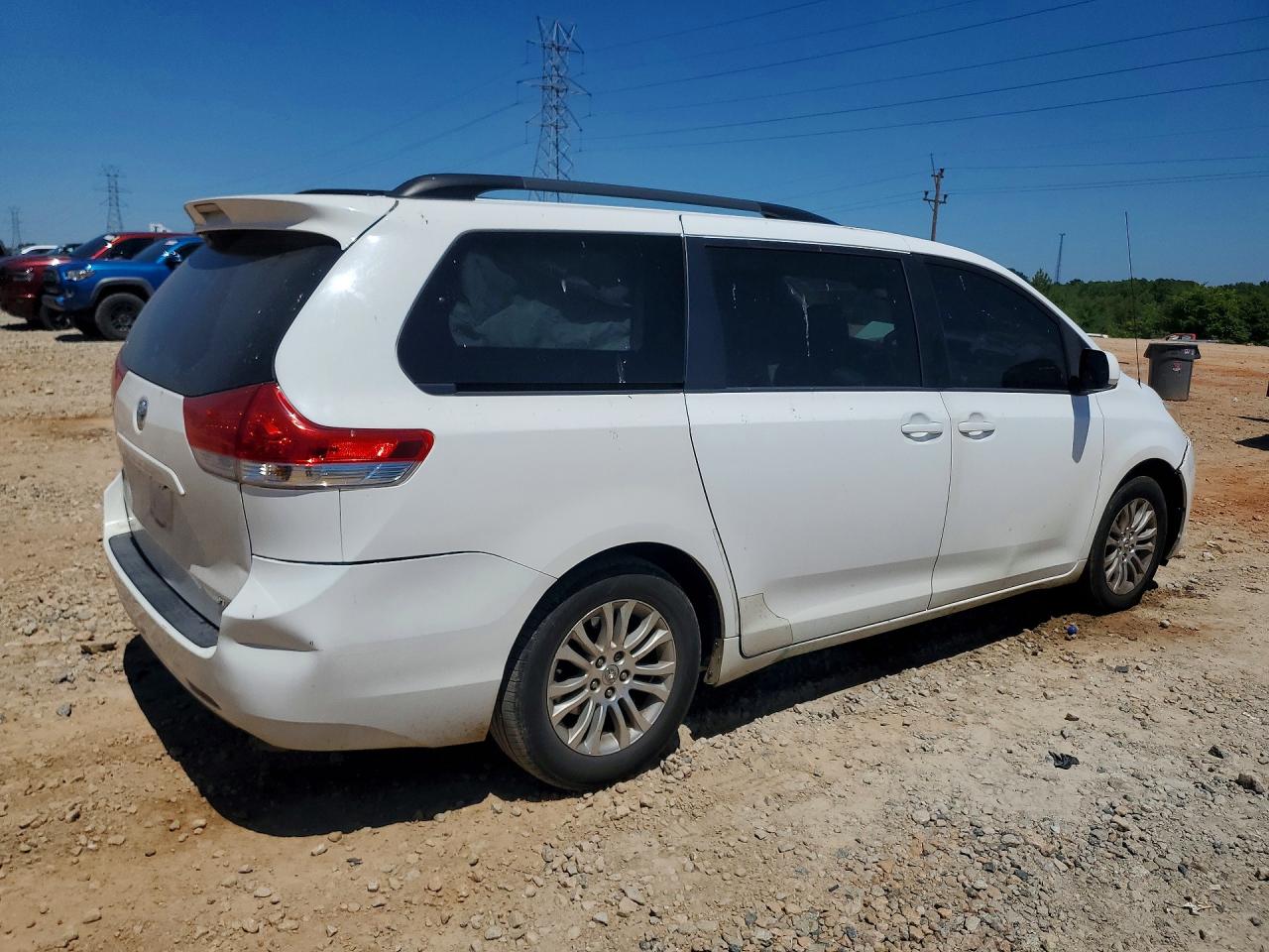 Toyota Sienna Xle 8-passenger