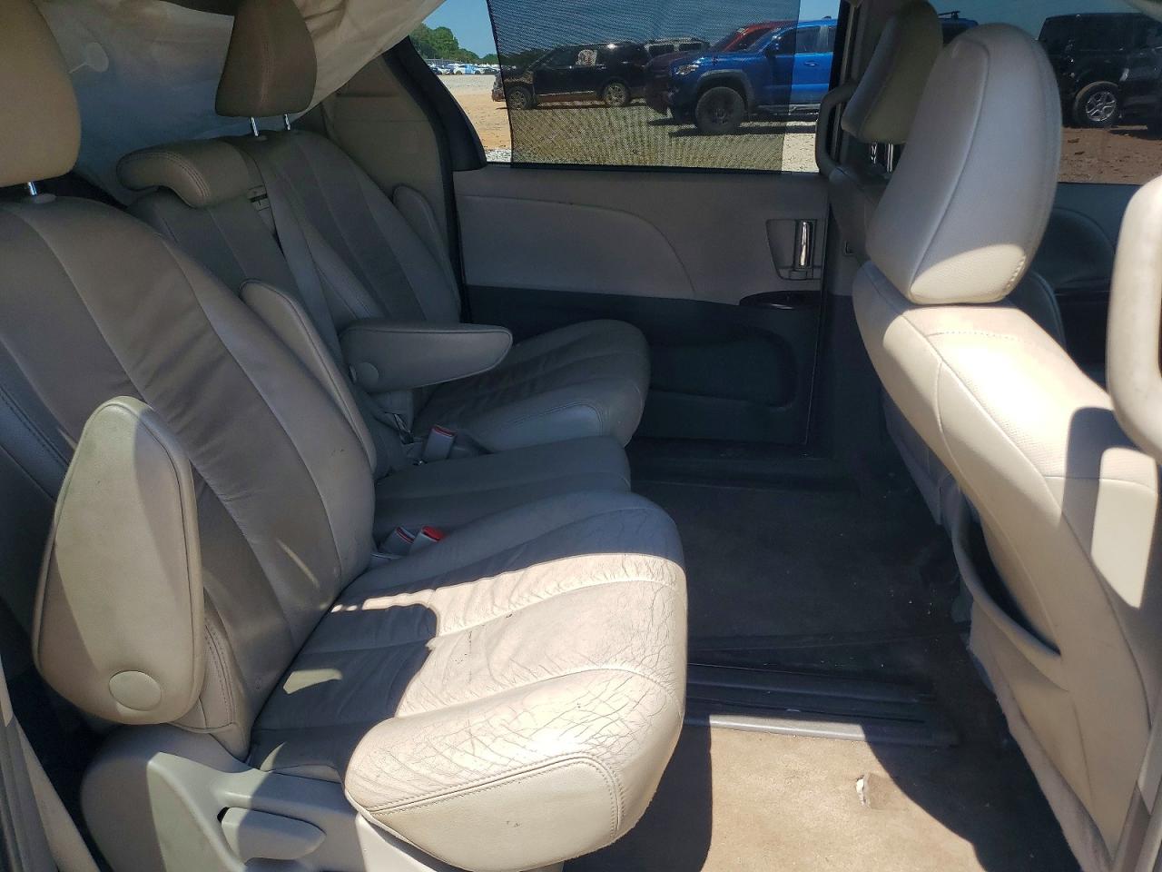 Toyota Sienna Xle 8-passenger