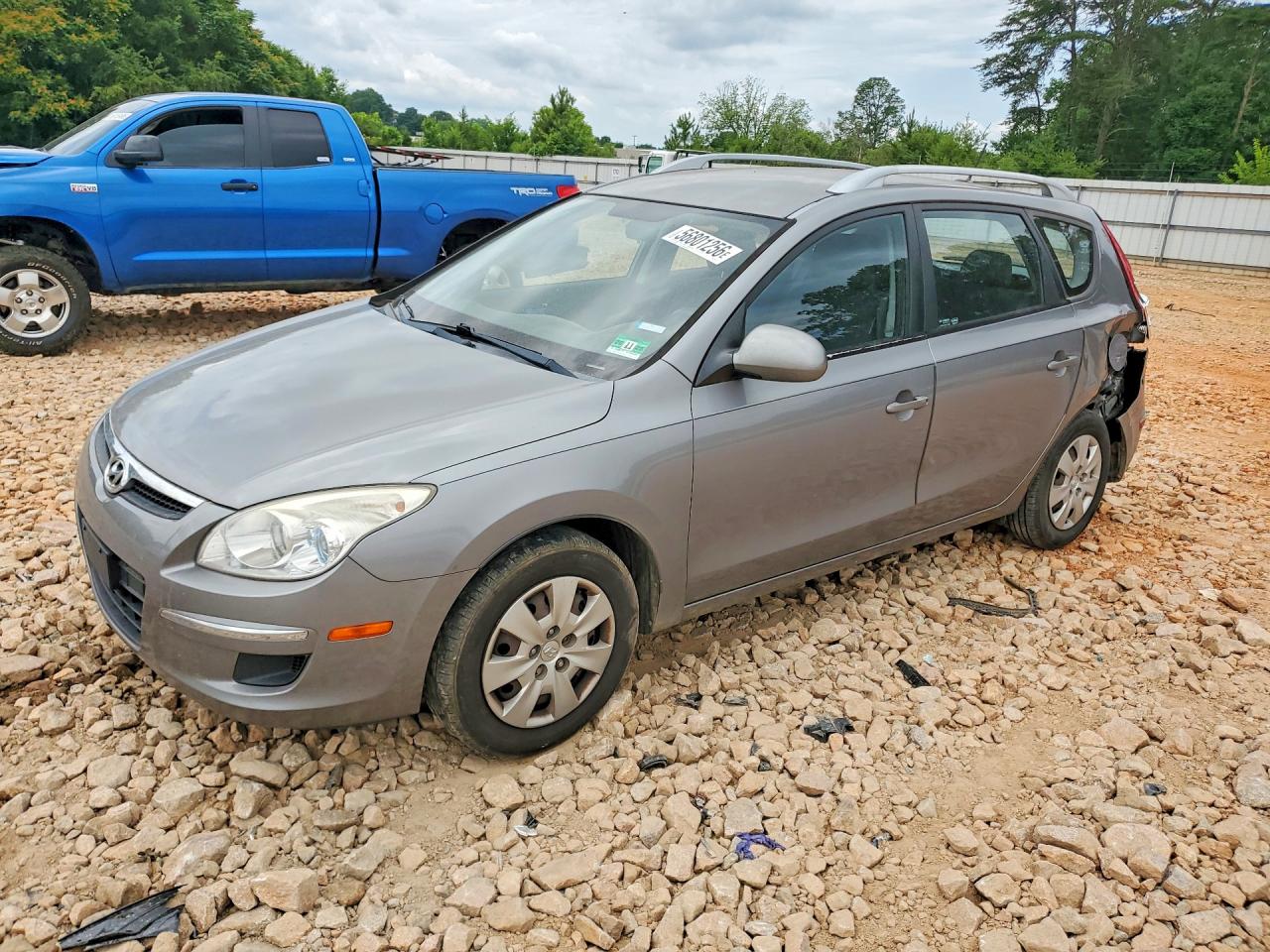 Salvage Hyundai ELANTRA Image