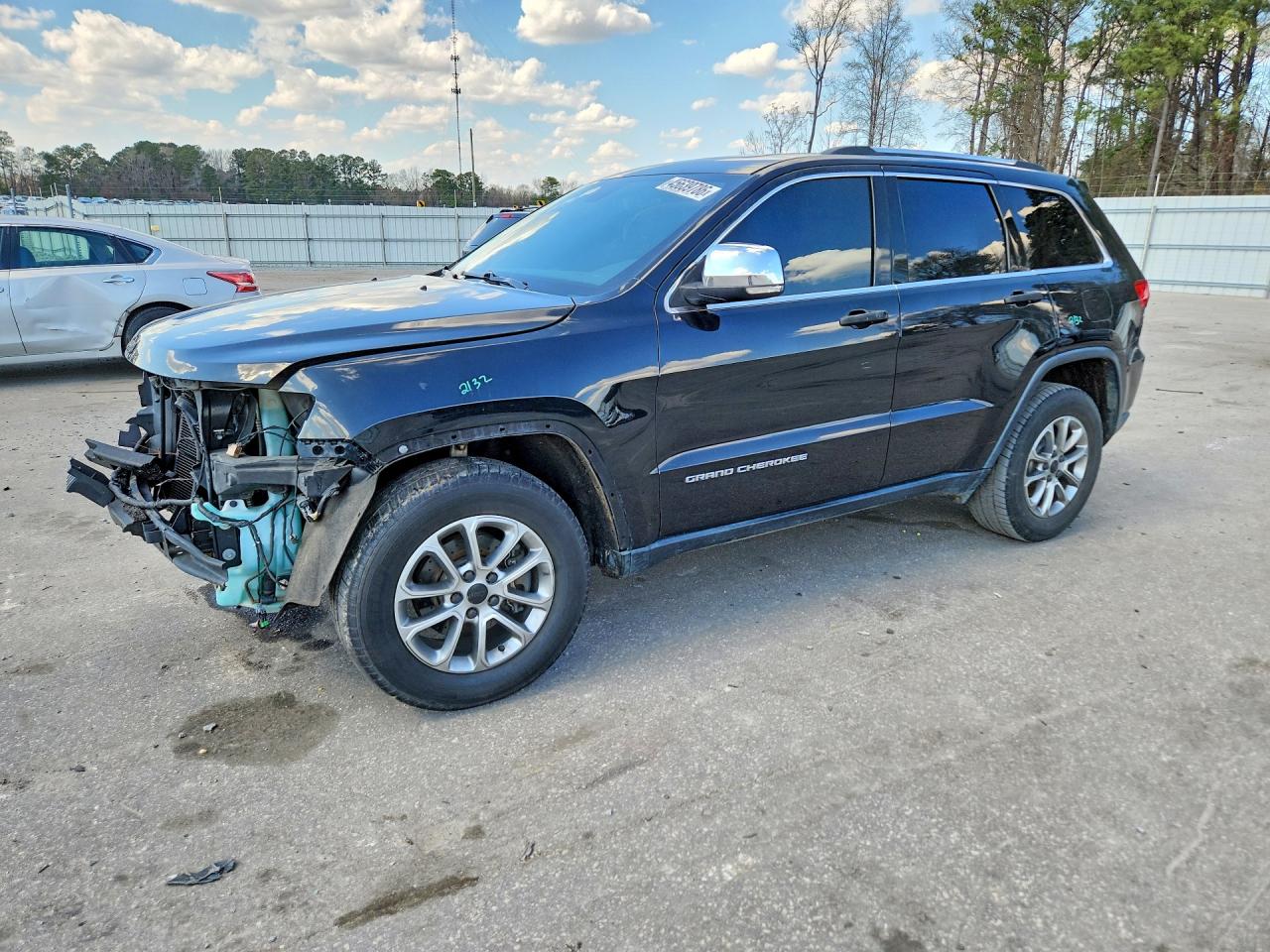 Salvage Jeep Cherokee Image
