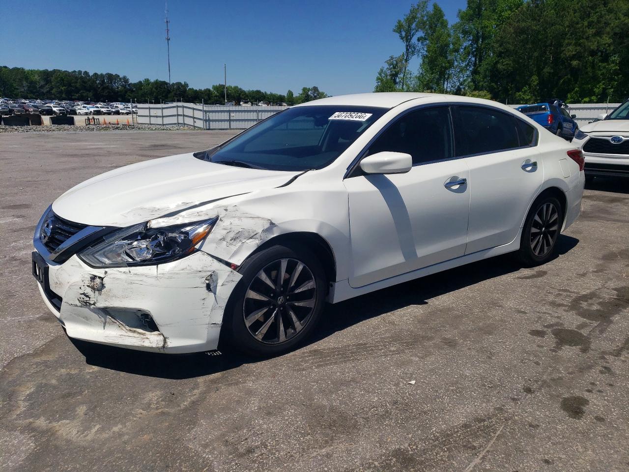 Salvage Nissan Altima Image