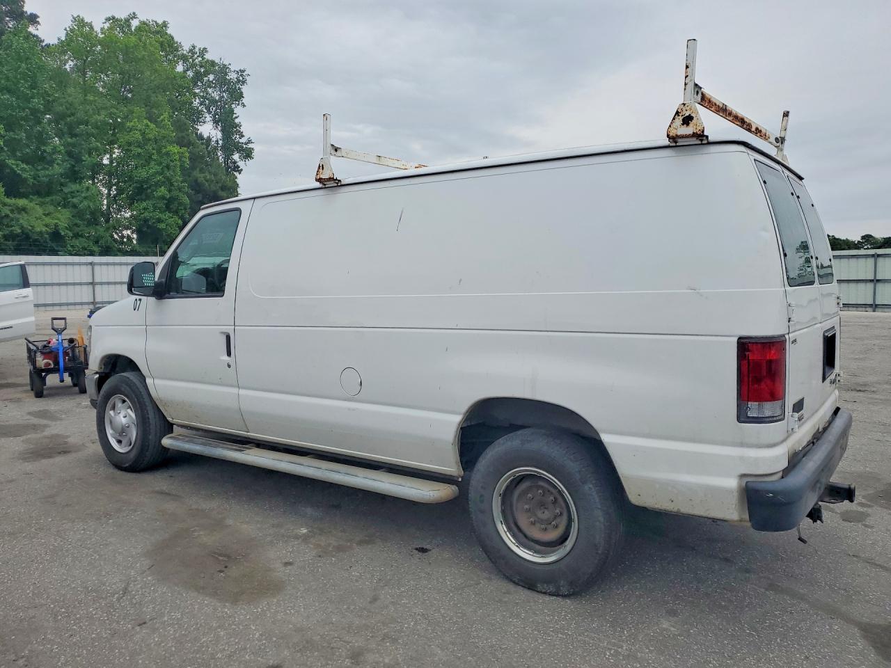 Ford Econoline E250 Van