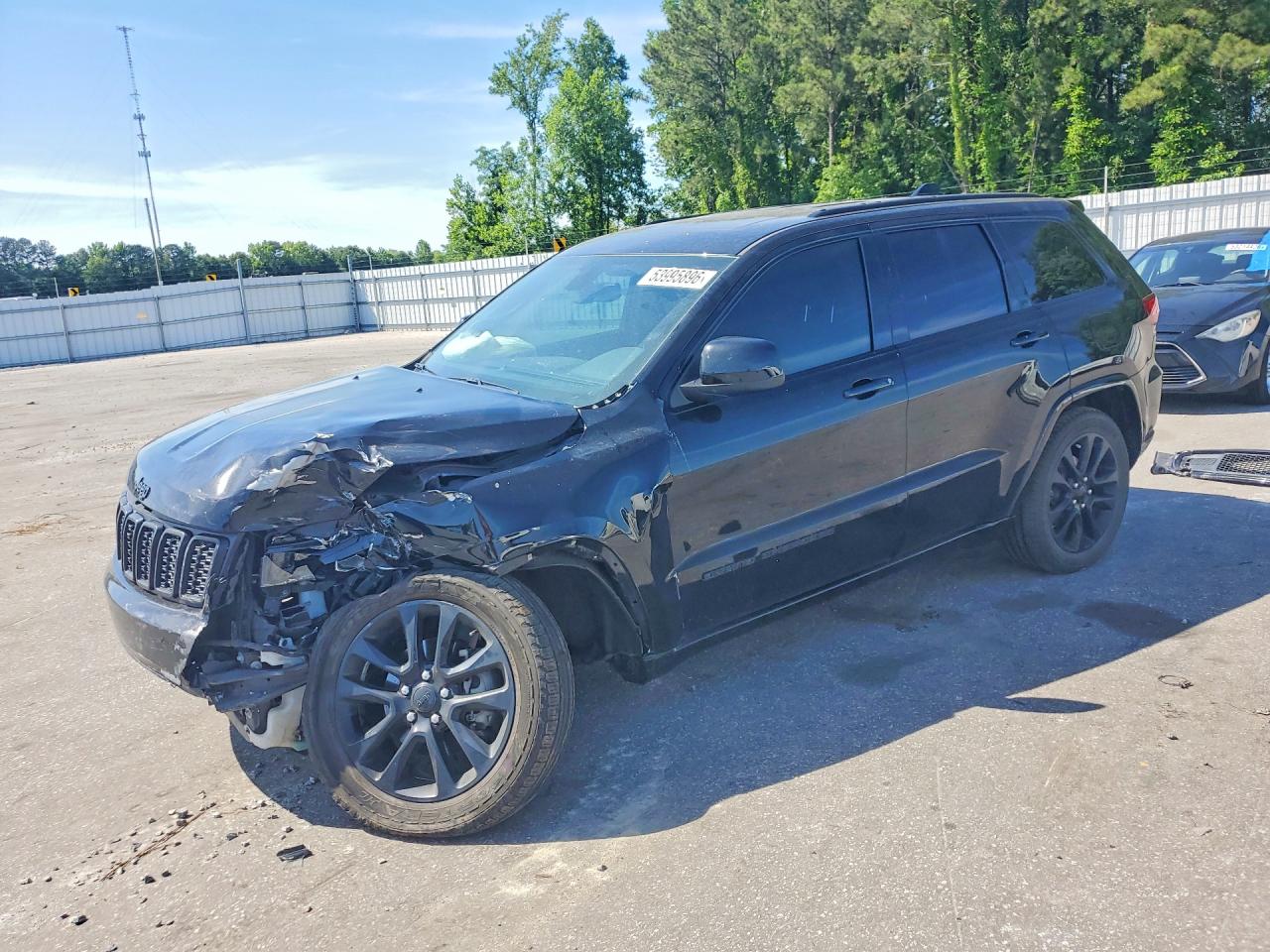 Salvage Jeep Cherokee Image