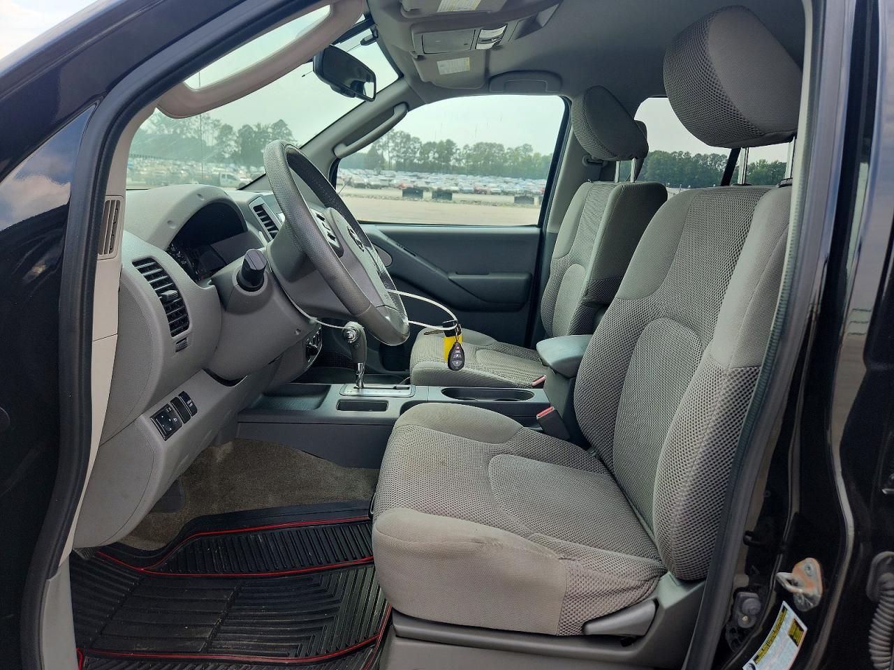 Nissan Frontier S