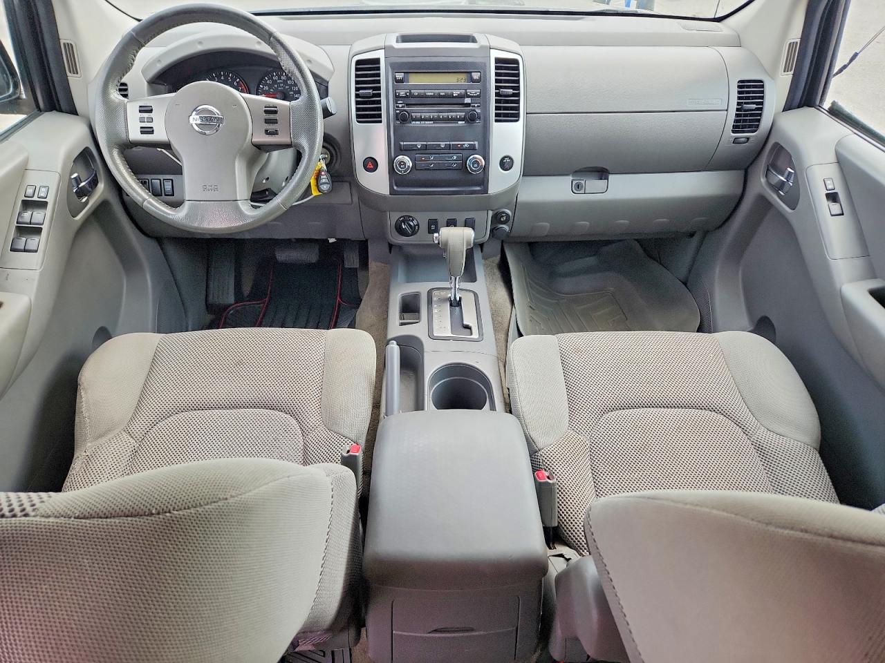 Nissan Frontier S
