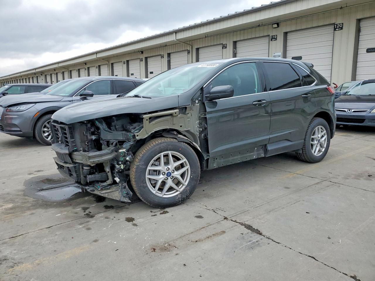 Salvage Ford Edge Image