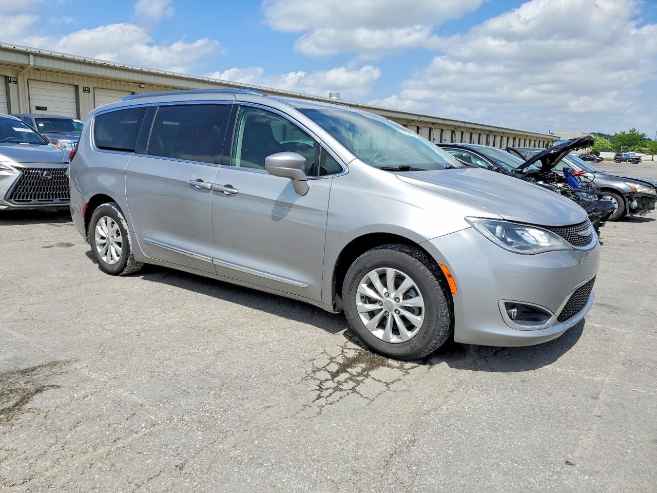 Chrysler Pacifica