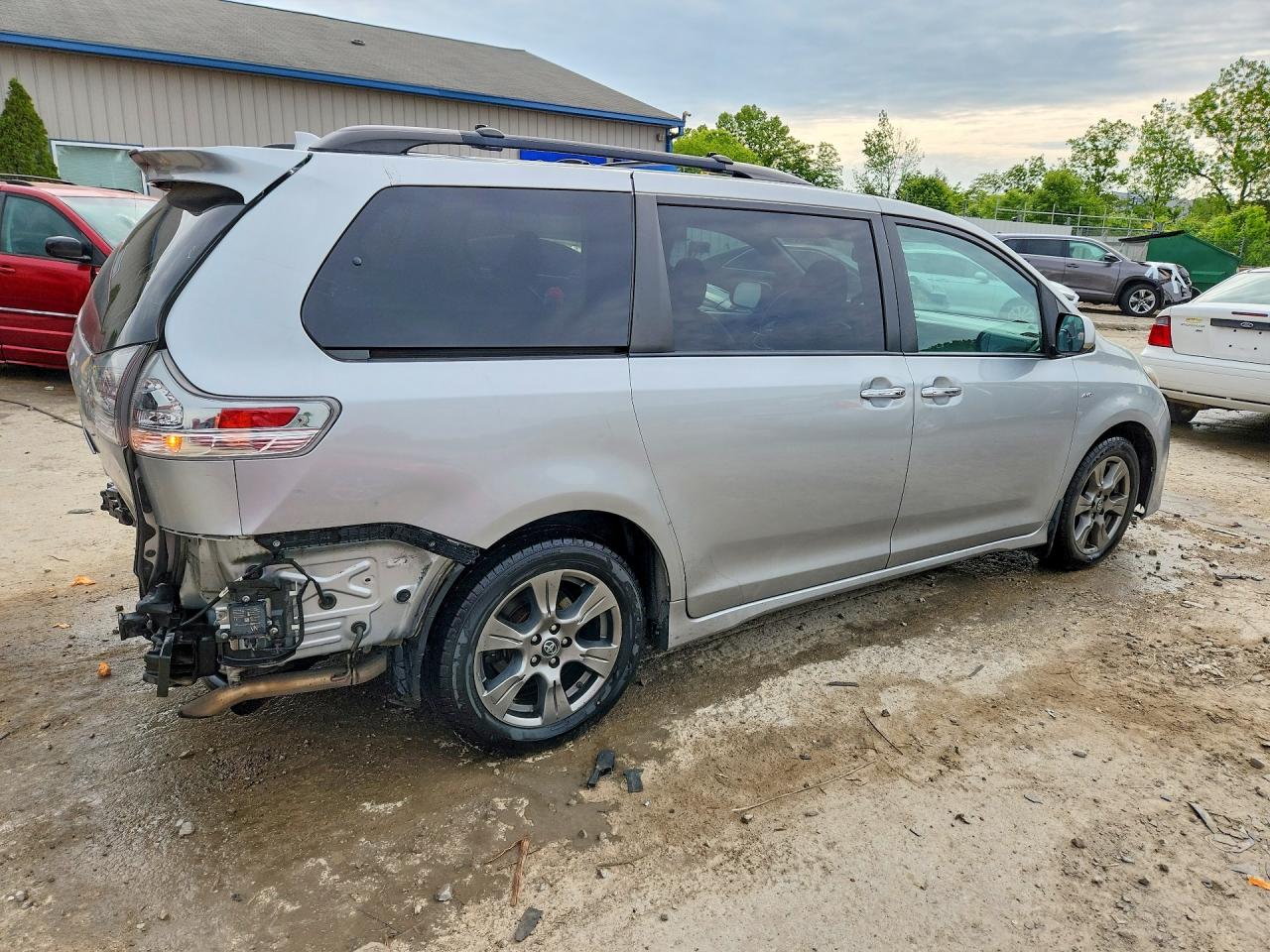 Toyota Sienna Se Premium 7-passenger