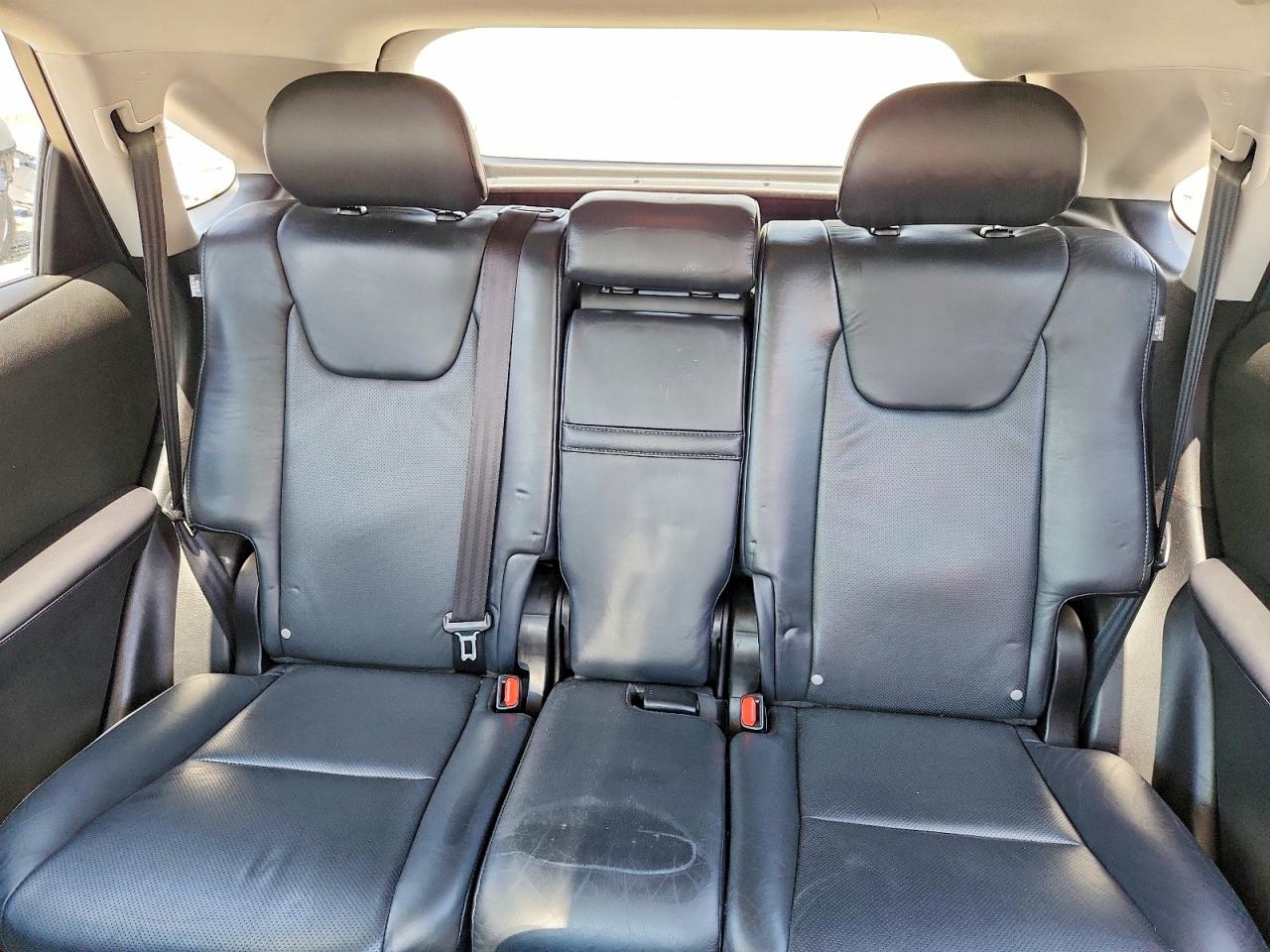 Lexus RX Base