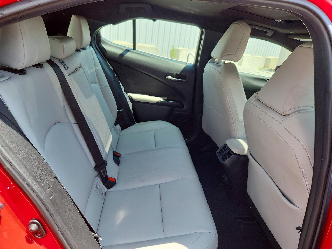 Lexus Ux Base