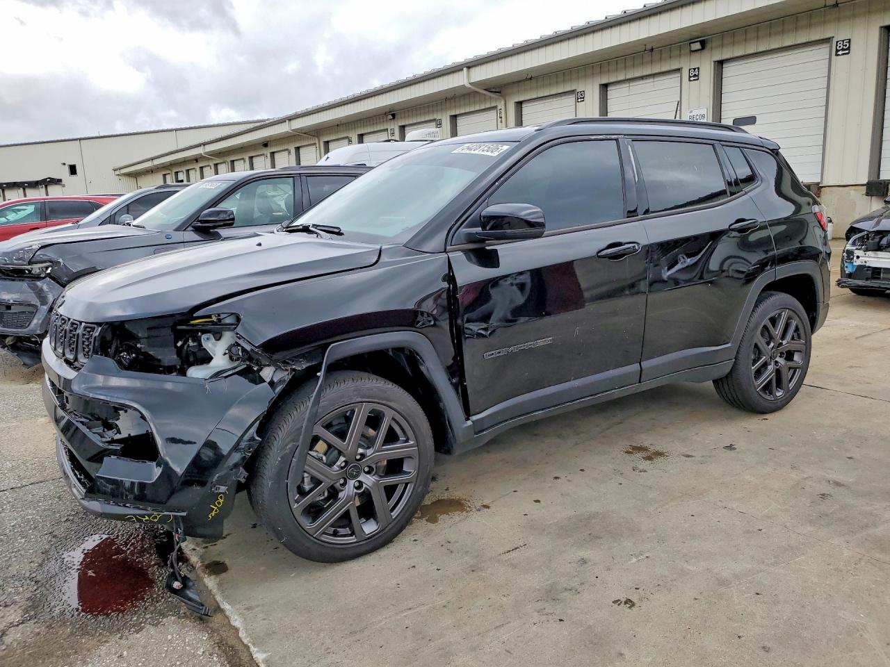 Salvage Jeep Compass Image