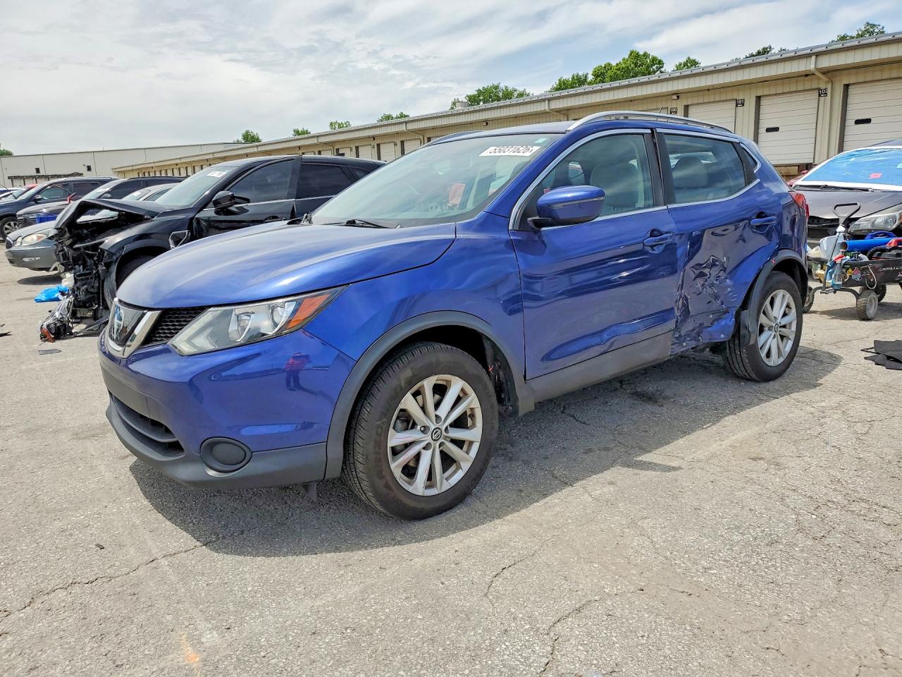 Salvage Nissan Rogue Image