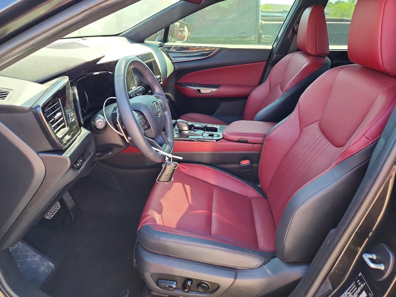 Lexus NX Base